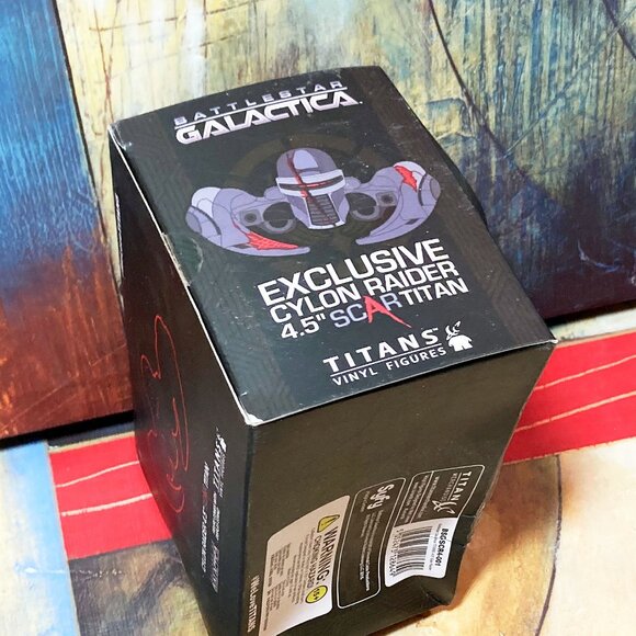 NEW BATTLESTAR GALACTICA CYLON RAIDER TITANS VINYL TOY MODEL - (LOOT CRATE SE - Picture 6 of 8